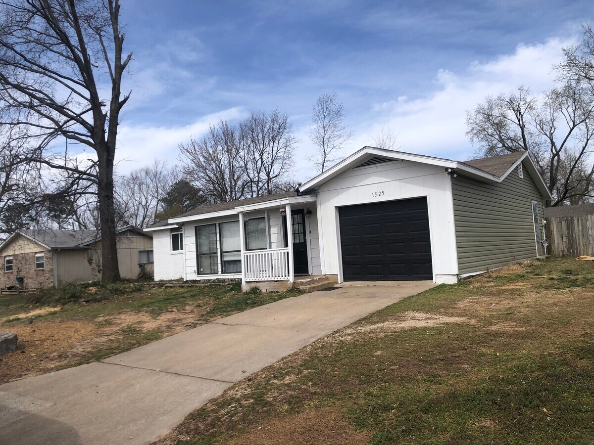 Photo - 1525 Acorn Dr