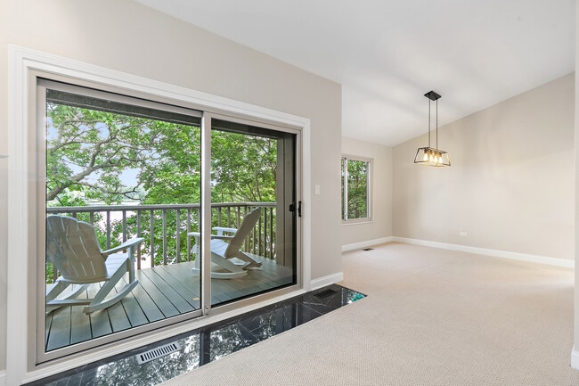 25 N Shoreline Rd