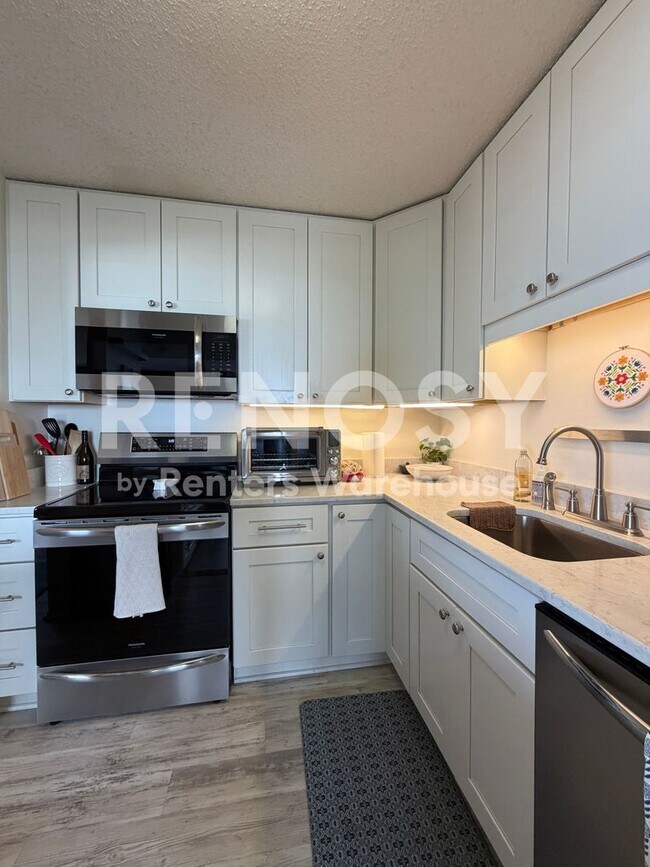 Photo - 78 10th St E