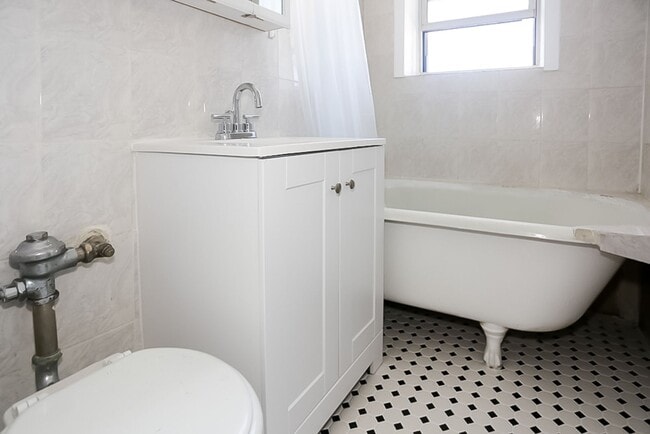 Photo - 3257-3267 W. Wrightwood Ave