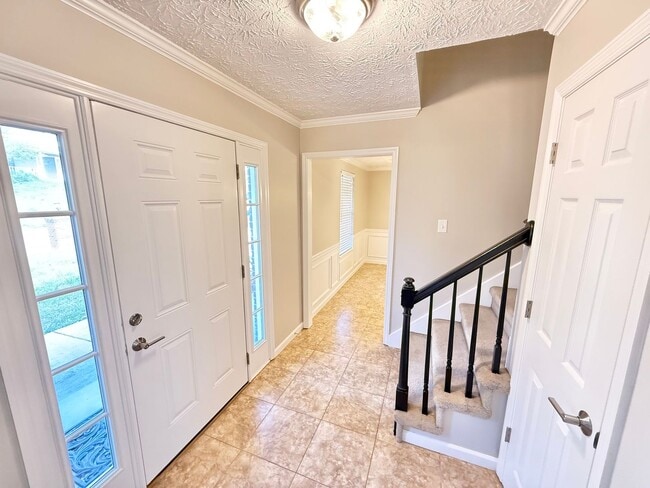 Photo - West Knoxville 37932 - 4 bedroom, 2.5 bath home - Contact Tanner Fee (865) 850-5103