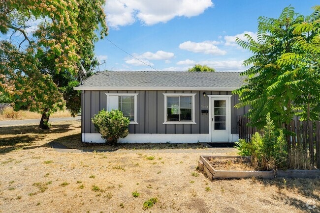 Building Photo - 7701 Molinos Ave Unit B Rental