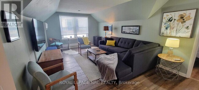 Photo - 243 Derby Rd Unit UPPER