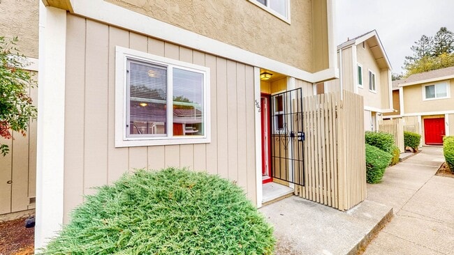 562 Santa Alicia Dr