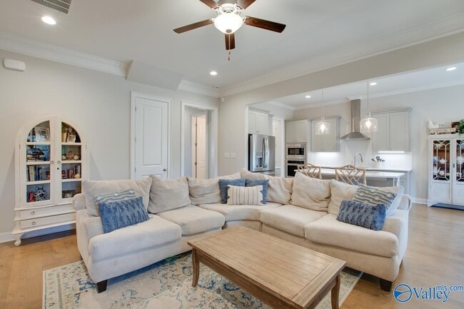 Photo - 349 Lionel Allen Wy