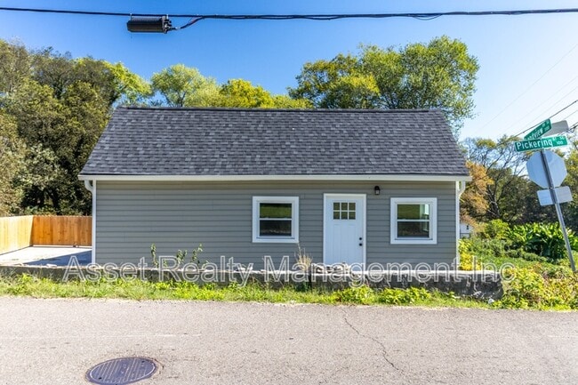 Photo - 128 Pickering St