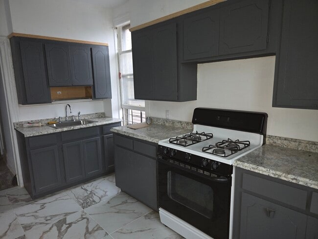 Photo - 2519 Curtis St Unidad 2