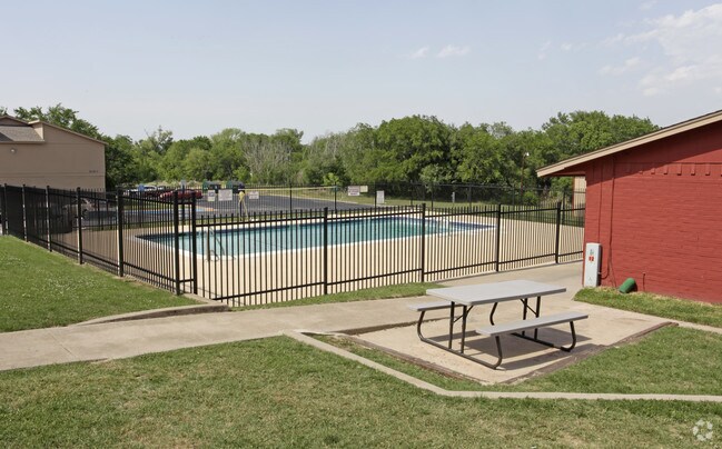 Pool - Saddle Ridge