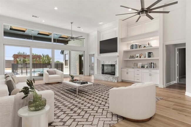 Photo - 209 Carriage Hill Ln