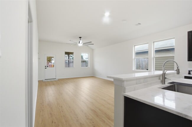 Photo - 170 Rd 51022