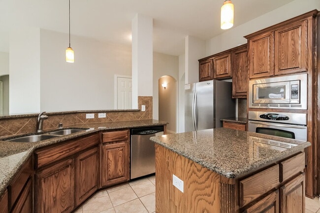 Photo - 211 Gatehouse Dr