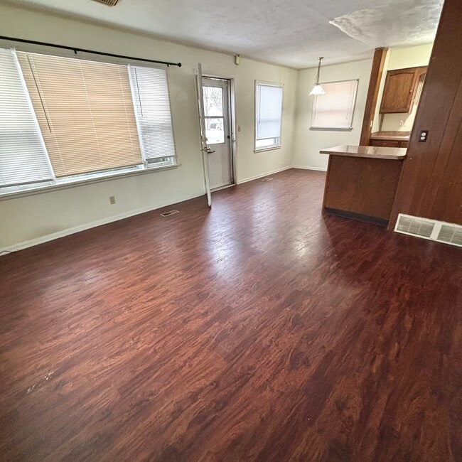 Photo - 6321 Cooper Rd