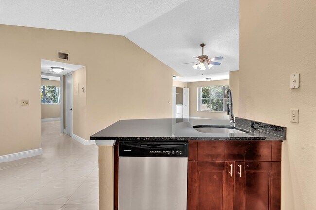 3370 Pinewalk Dr N Unit 1222