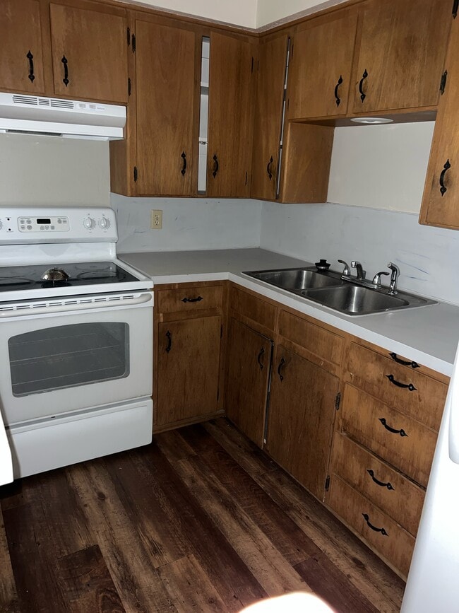 Photo - 3000 W Illinois Ave