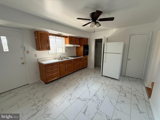 Photo - 2256 Roosevelt Blvd