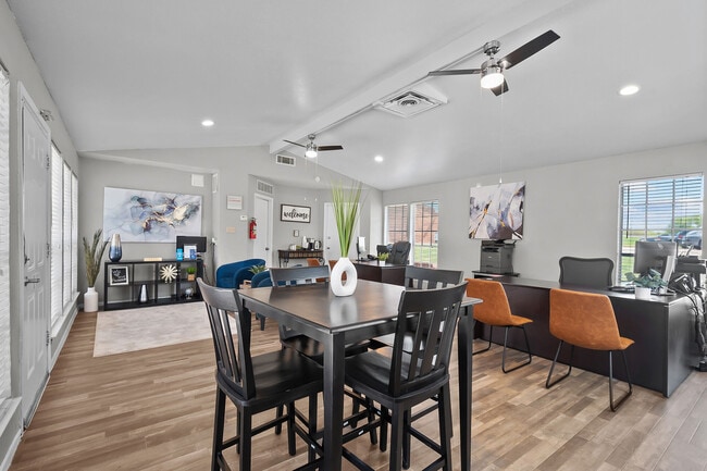 Photo - Parkwood Square