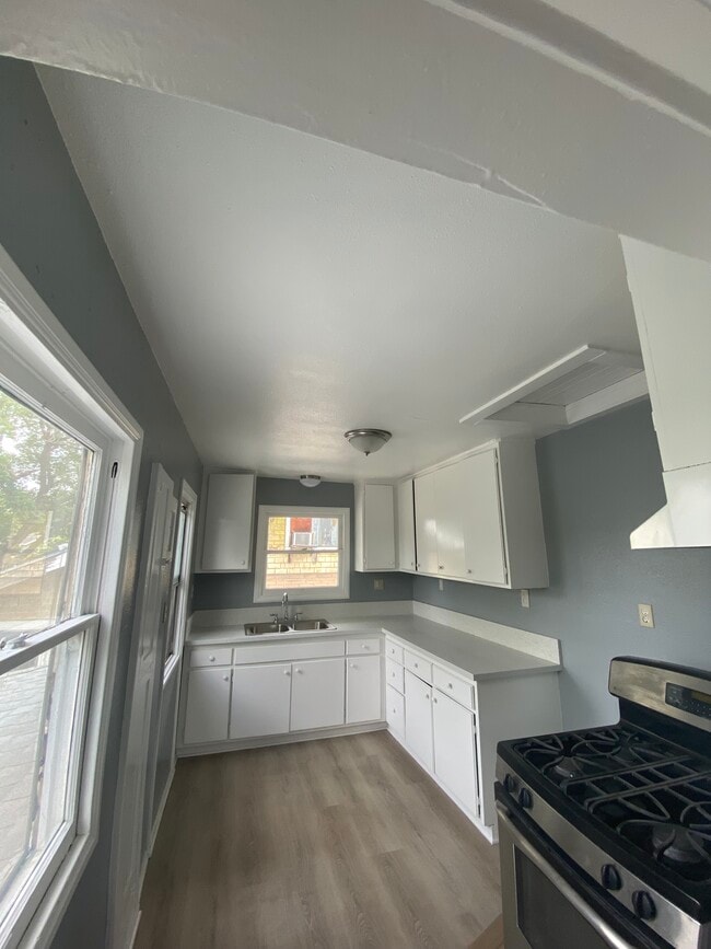 Building Photo - 334 N Ave 53 Unit 336 Avenue 53