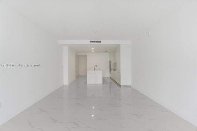 Photo - 700 NE 24th St Unidad 1903
