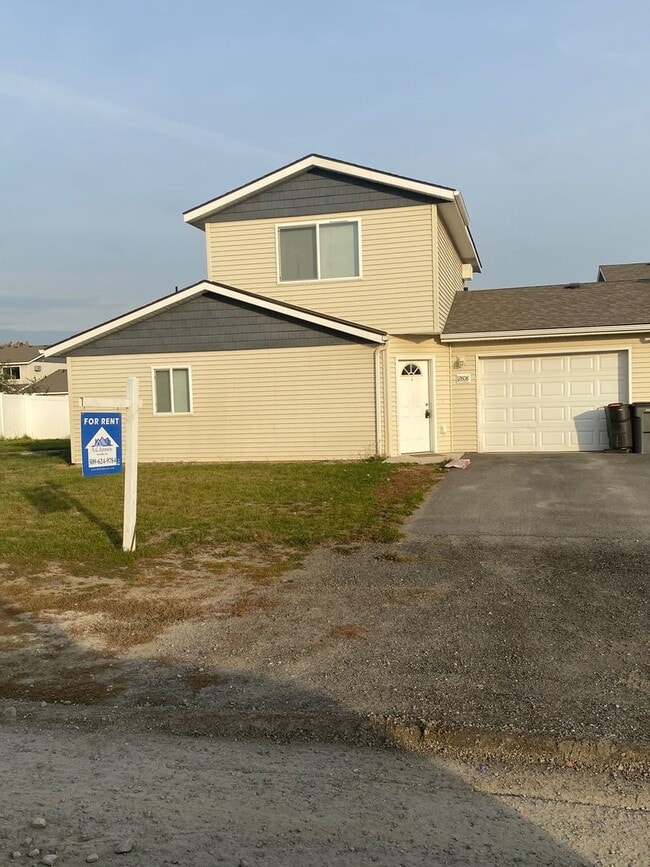 2806/2808 N Carnahan St.