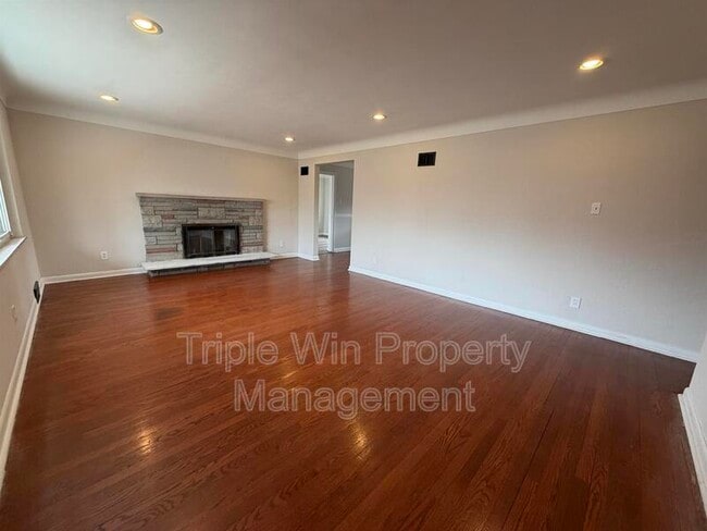 Photo - 30 Rolling Hills Dr