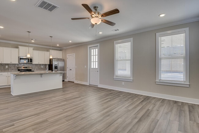 Photo - 4045 Evans to Locks Rd