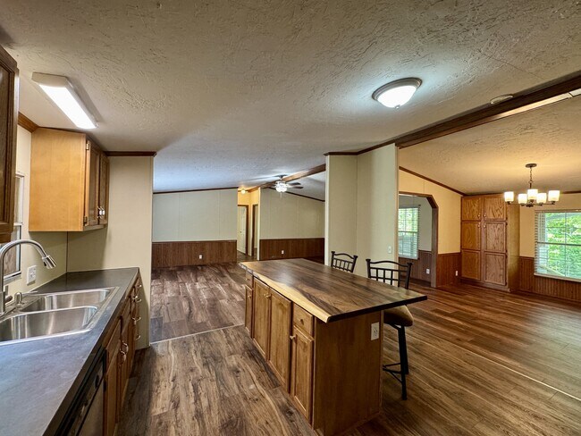 Photo - 229 Bateman Ln