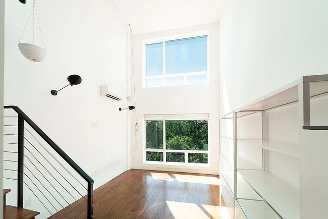 Photo - 299 Van Buren St