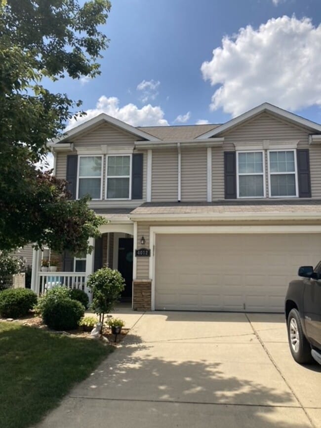 Building Photo - 3 Bedroom 2.5 Baths