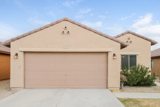 Photo - 1758 W Desert Hills Dr House