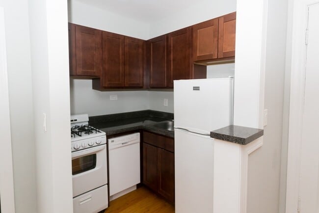 Photo - 823 W Wolfram St Unit 704