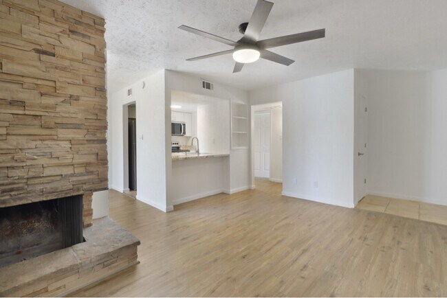 Photo - 1620 N Wilmot Rd Unit q402