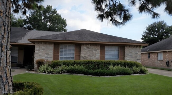 Photo - 19223 Woodglen Dr