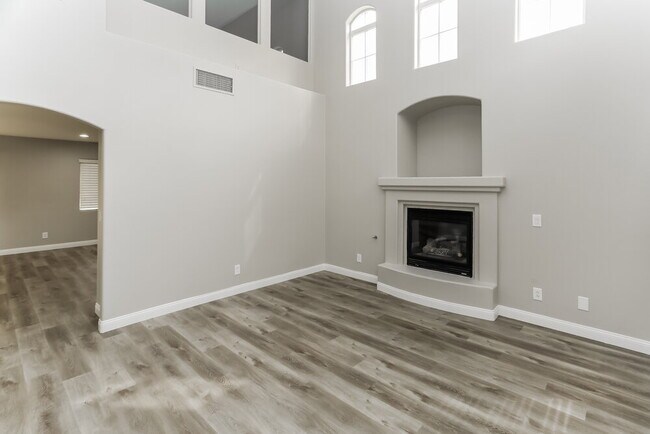 Photo - 8724 Honey Vine Ave