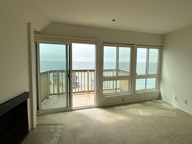 Photo - 625 Esplanade