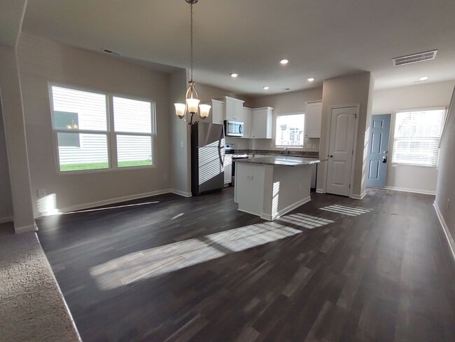 112 Chandler Ct