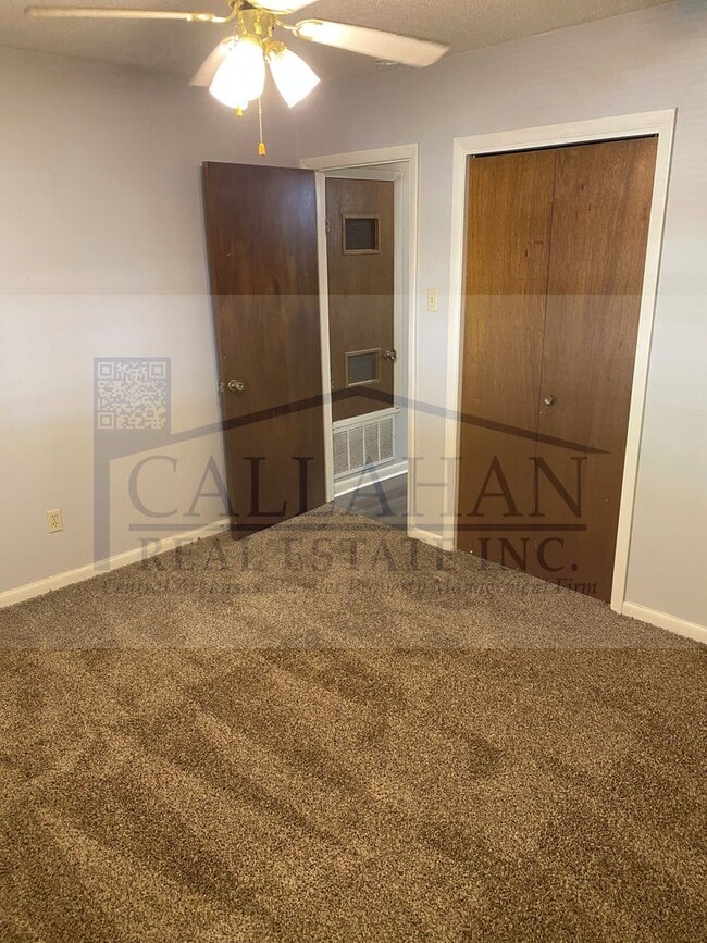 Photo - 8307 W Woodview Dr Unit B
