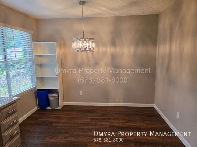 Photo - 1680 Wee Kirk Rd SE