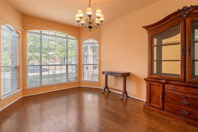 Photo - 2209 Geneva Ln