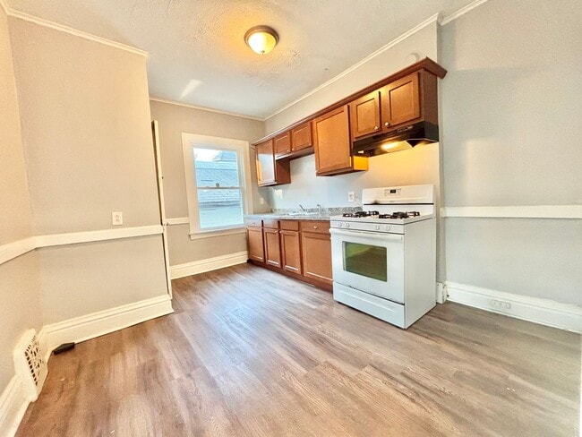 Building Photo - 215-217 Cedarwood Terrace Unit 217 Cedarwood Terrace