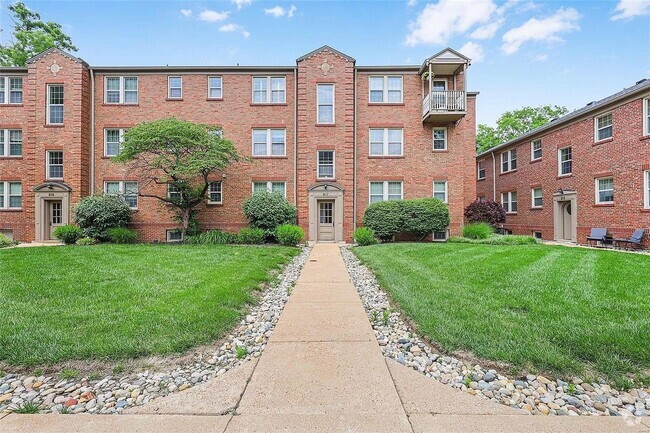 Building Photo - 817 Westwood Dr Rental