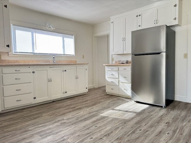 Photo - 3213 N Alder St