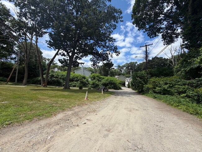 57 Swan Ave Unidad 2