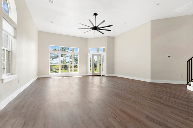 Building Photo - 2501 Country Club Dr Rental