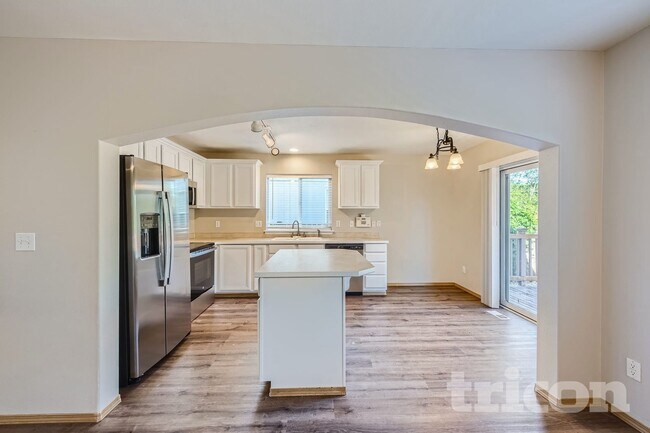 Photo - 2820 187th St E