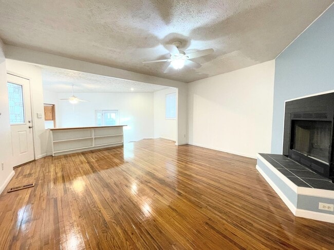 Photo - 514 W 9th Ave