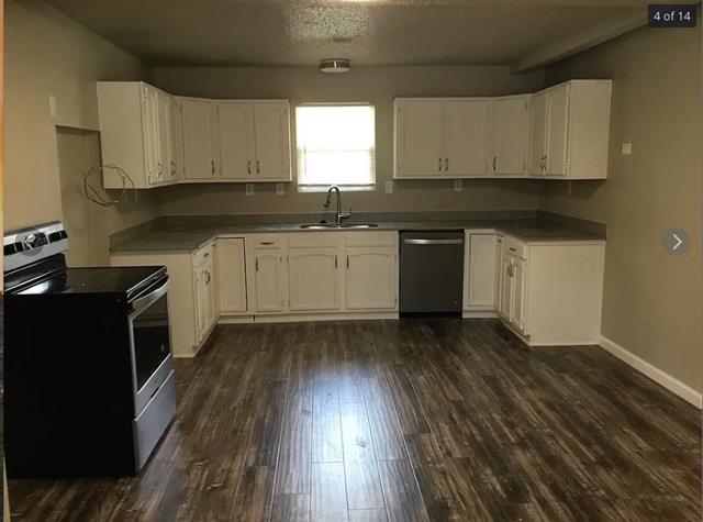 Photo - 5800 Webster St