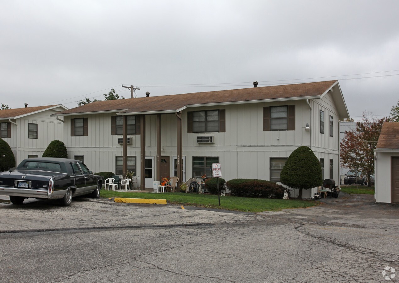 Photo - 8902-8922 Long St