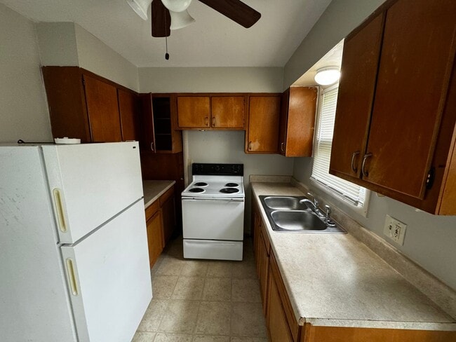 Photo - 1411 Yale Ave NW Unit 1