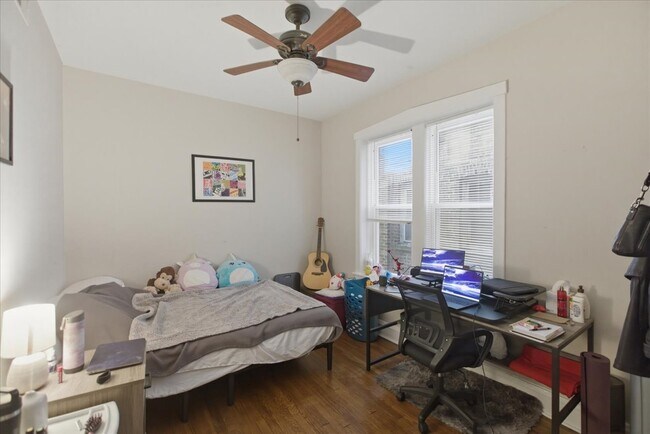 Photo - 1042 N Kedzie Ave Unit 1