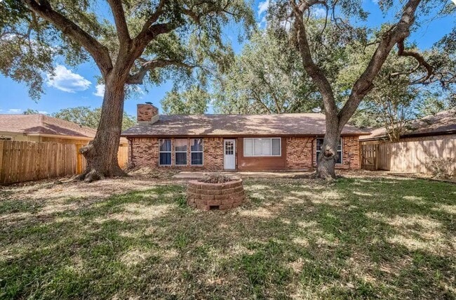 Building Photo - 22319 Deville Dr